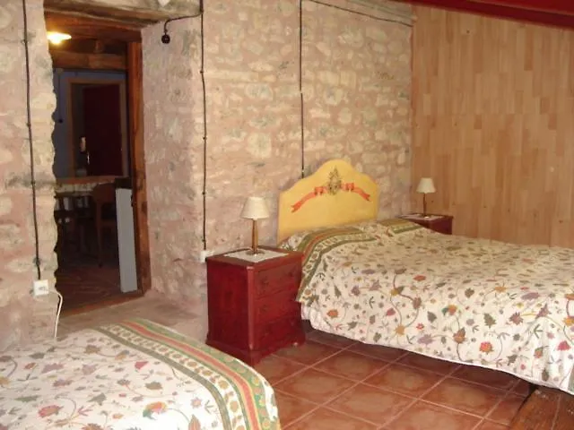 Mas Mitjavila Turismo Rural Guest House Ogassa